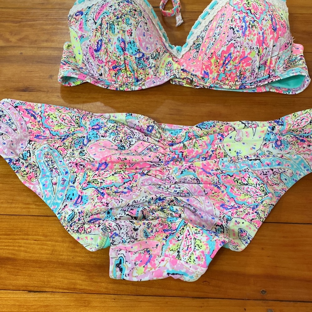 Shade & Shore swimsuit, size medium - Picture 3 of 6